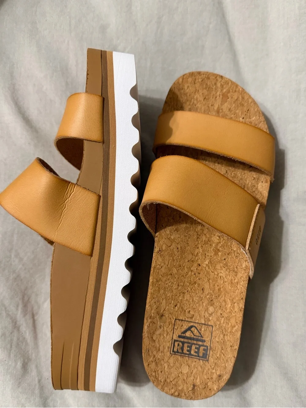 Reef Cushion Vista Hi in Natural Tan Size 8